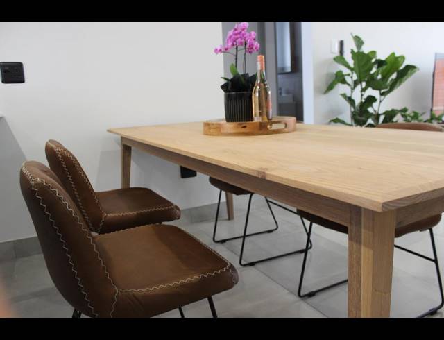 2 BEDROOM APARTMENT TO LET IN GEORGE CENTRAL